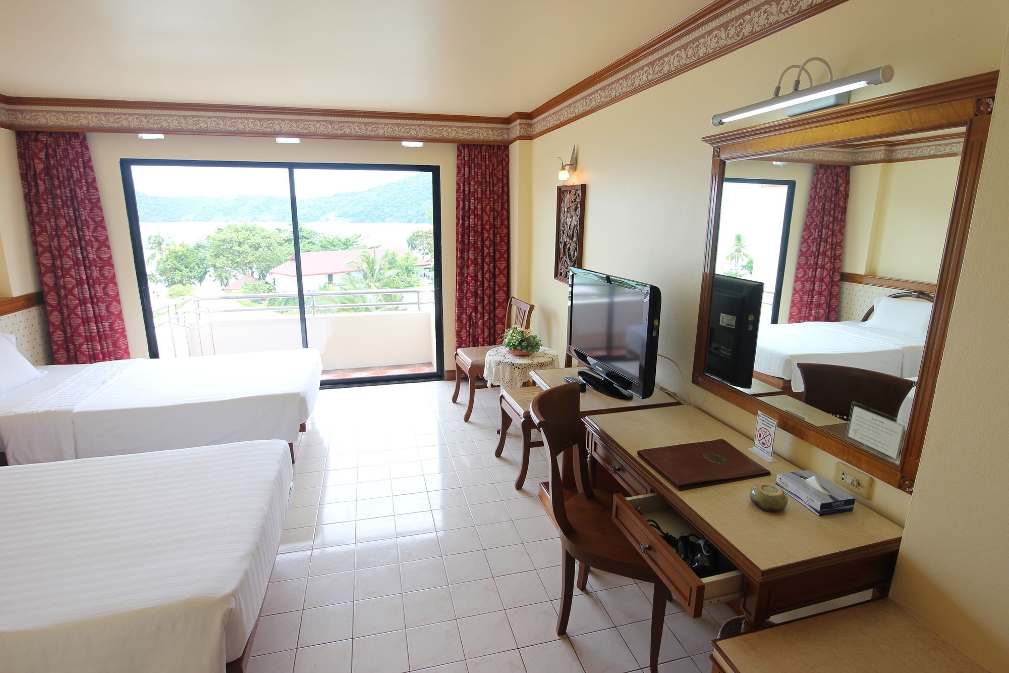 Phi Phi Hotel Экстерьер фото