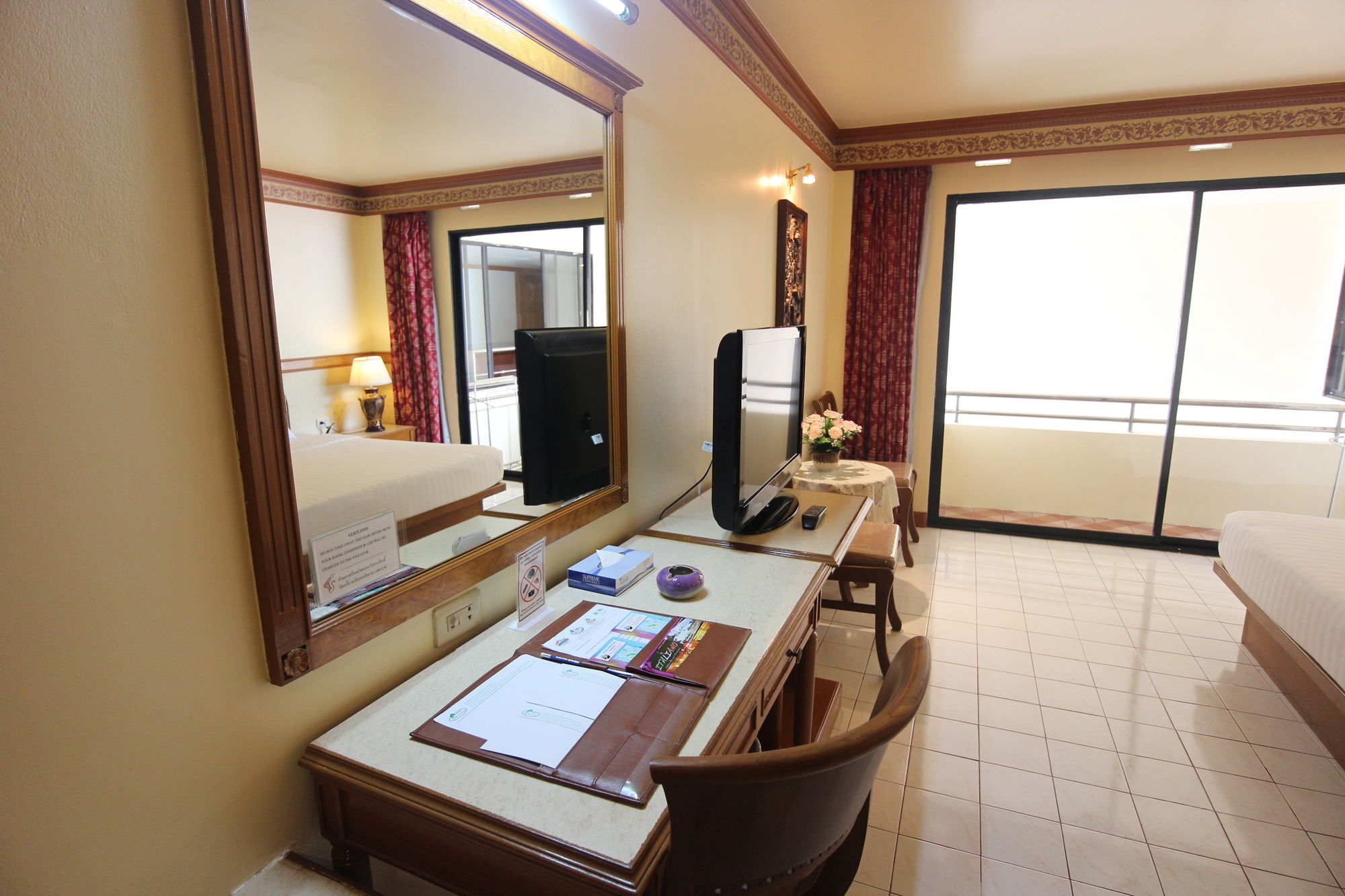 Phi Phi Hotel Экстерьер фото